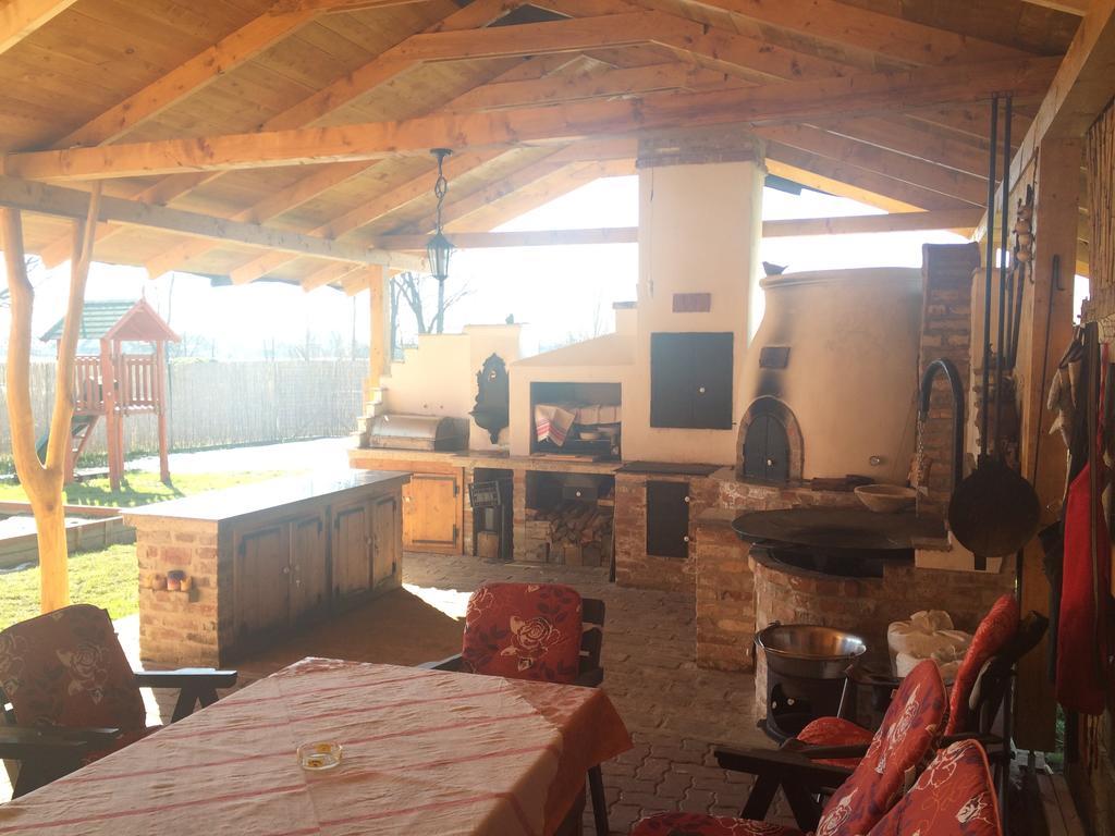 Bibic Vendeghazak Hotell Nagybajom Exteriör bild