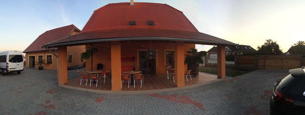Bibic Vendeghazak Hotell Nagybajom Exteriör bild