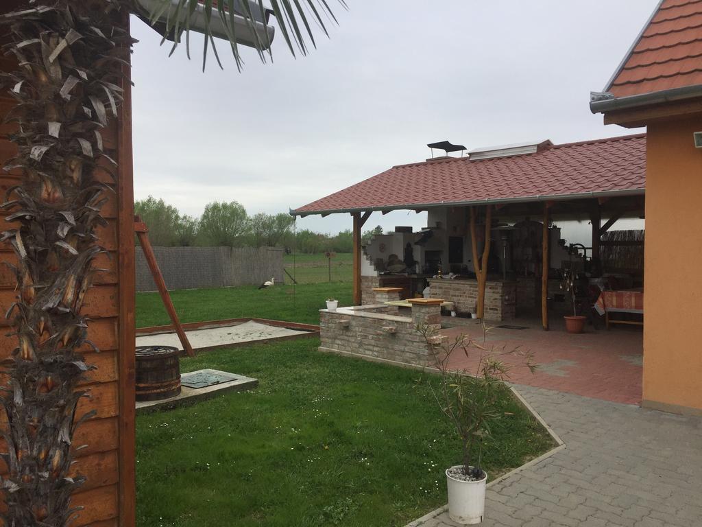 Bibic Vendeghazak Hotell Nagybajom Exteriör bild