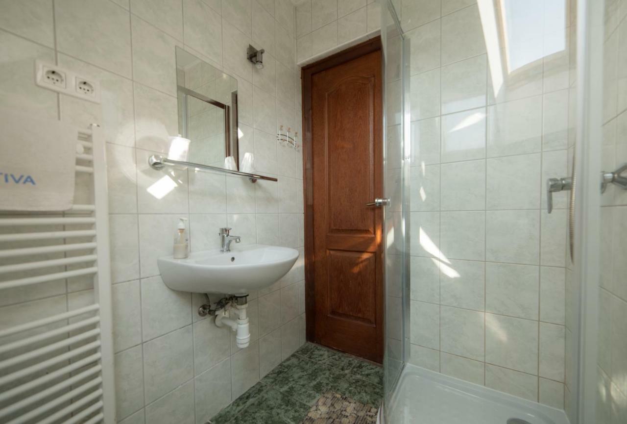 Bibic Vendeghazak Hotell Nagybajom Exteriör bild
