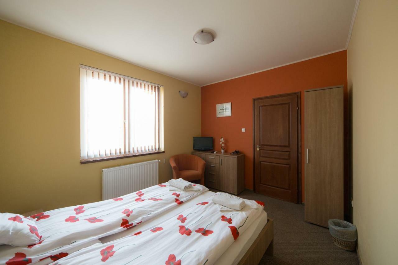 Bibic Vendeghazak Hotell Nagybajom Exteriör bild