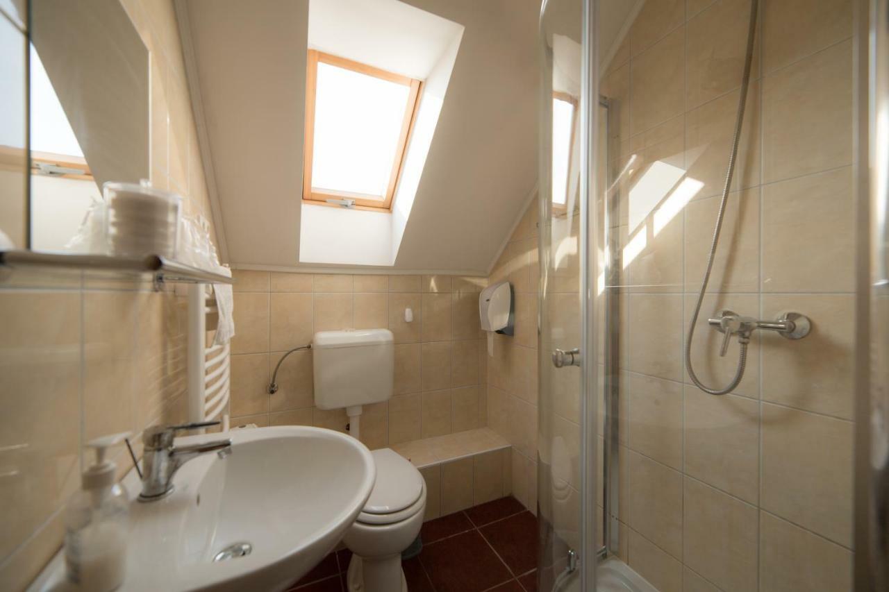 Bibic Vendeghazak Hotell Nagybajom Exteriör bild