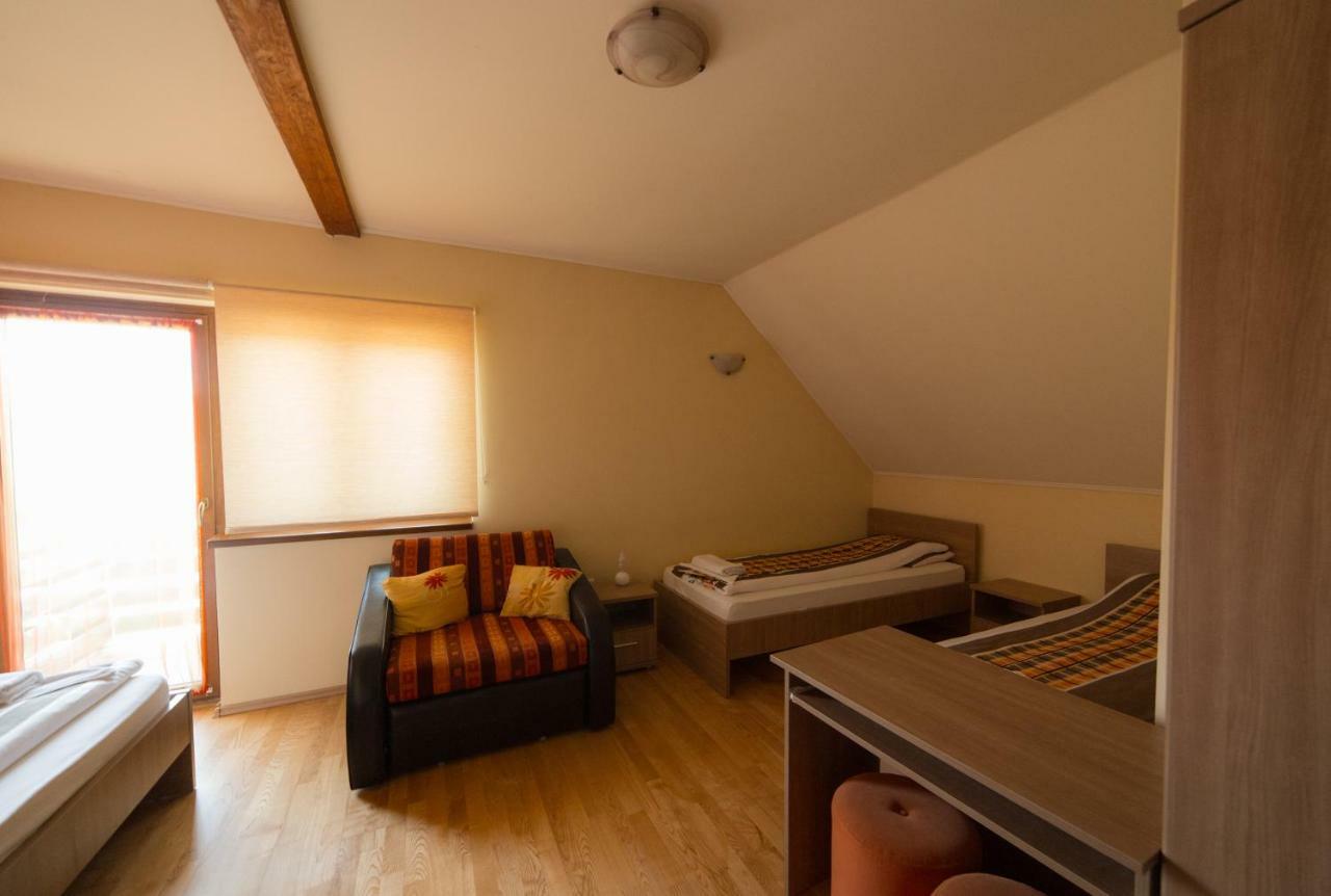 Bibic Vendeghazak Hotell Nagybajom Exteriör bild
