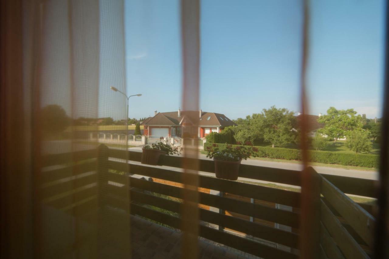 Bibic Vendeghazak Hotell Nagybajom Exteriör bild